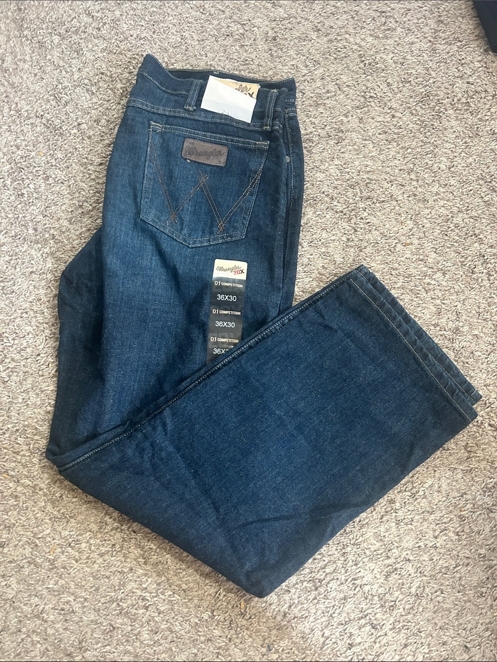 Wrangler Men’s Relaxed Fit Jeans in Dark Blue Denim